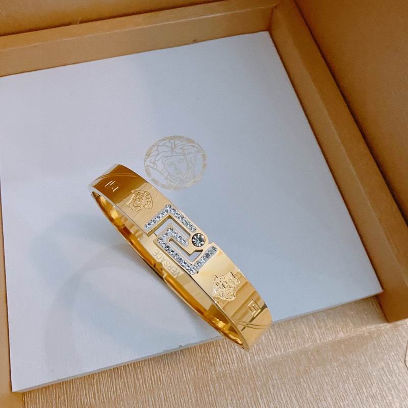 Versace bracelet 01yxh03 (2)