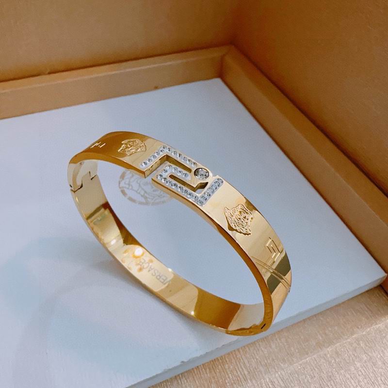Versace bracelet 01yxh03 (5)