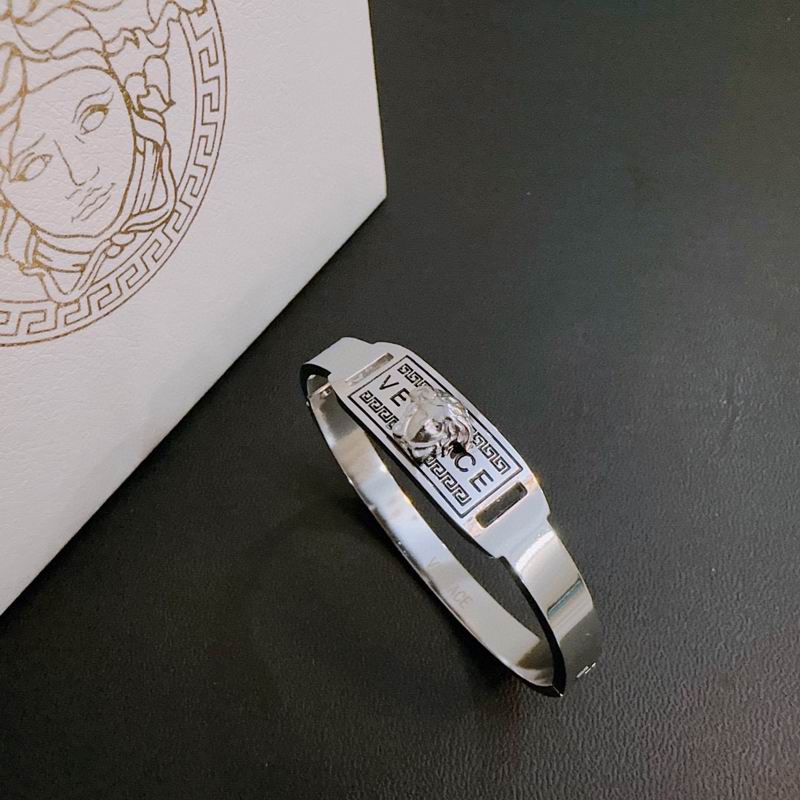 Versace bracelet 01yxh05 (3)