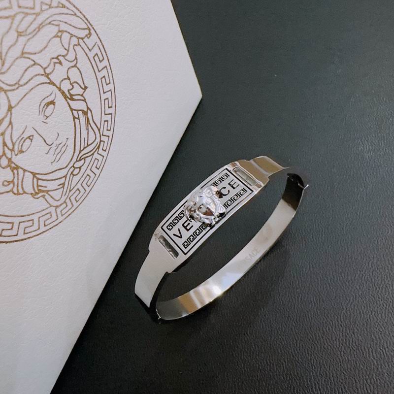 Versace bracelet 01yxh05 (5)