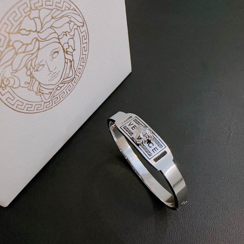 Versace bracelet 01yxh05 (6)