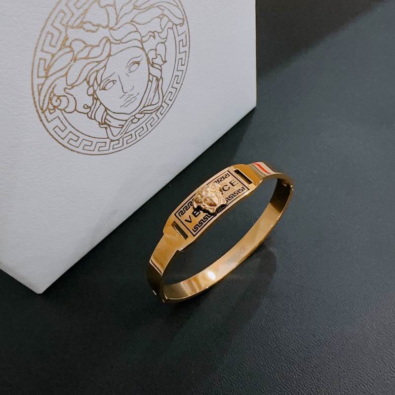 Versace bracelet 02yxh07 (6)