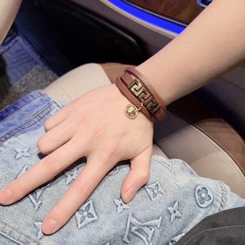 Versace bracelet 02yxh11 (4)