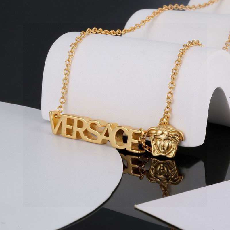 Versace necklace 02yxh174 (1)