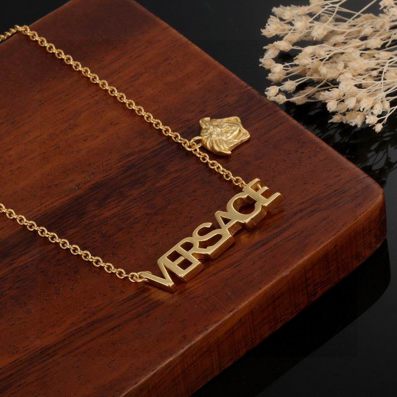 Versace necklace 02yxh174 (7)