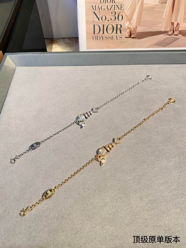 Vivienne Westwood bracelet 03lyh37 (1)