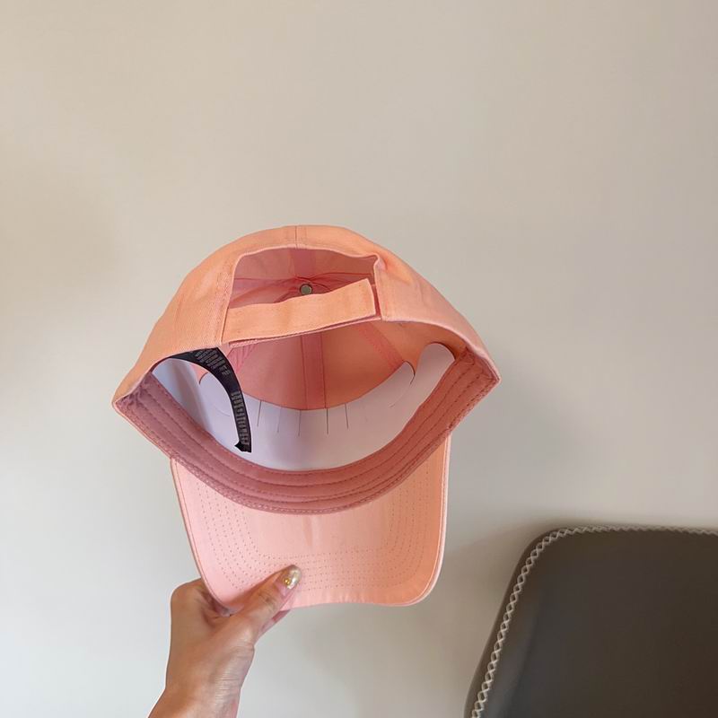 Chanel cap (150)