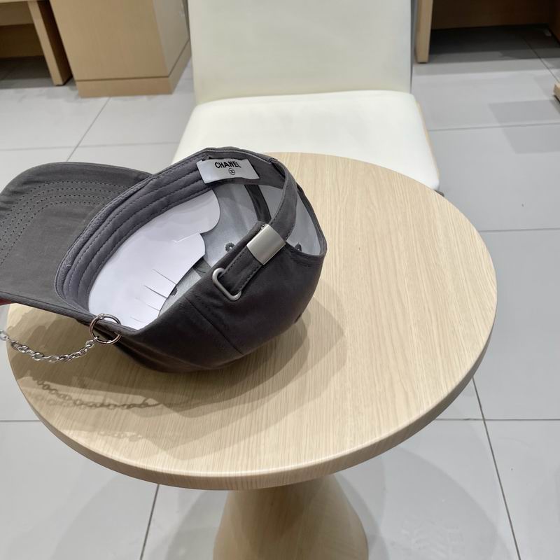 Chanel cap (209)