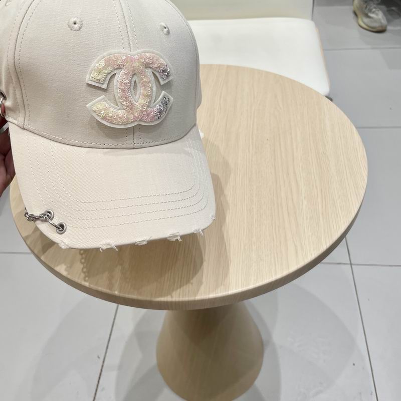 Chanel cap (218)