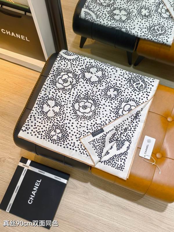 Chanel silk Scarf 90X90cm E158 (8)