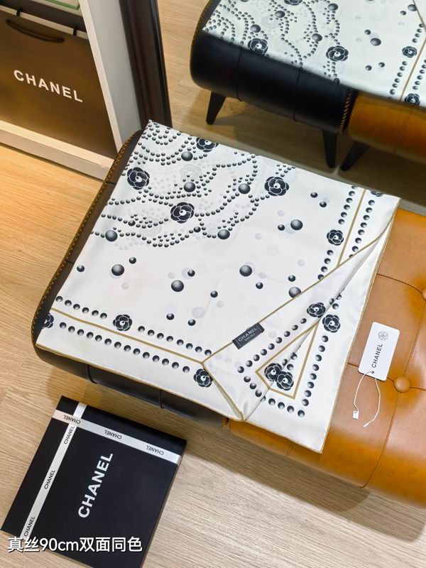 Chanel silk Scarf 90X90cm E160 (8)
