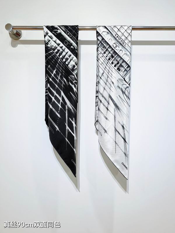 Chanel silk scarf 90X90cm E06 (1)