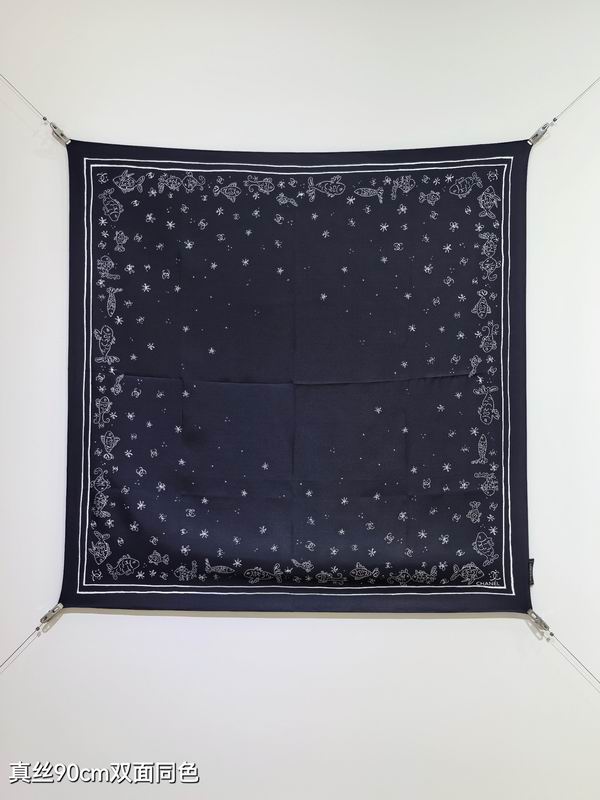 Chanel silk scarf 90X90cm E20 (17)