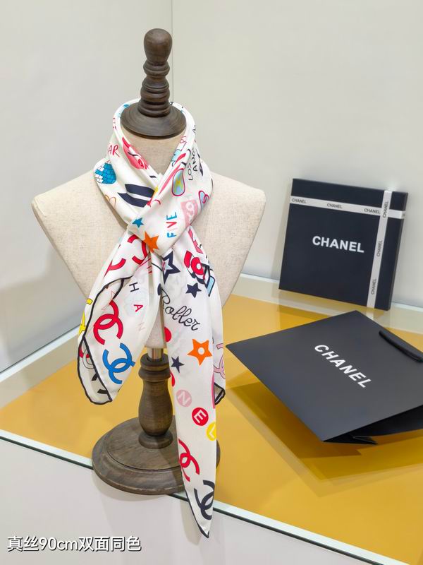 Chanel silk scarf 90X90cm E21 (1)