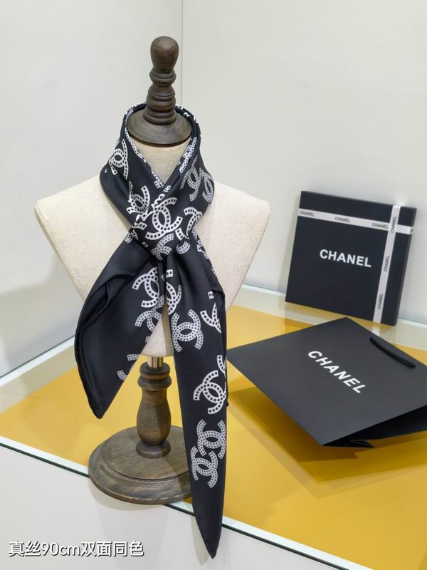 Chanel silk scarf 90X90cm E22 (1)