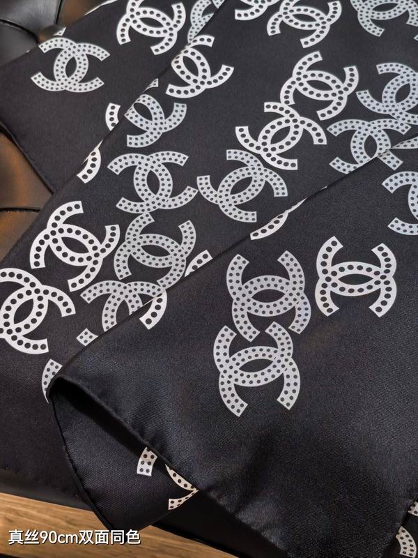 Chanel silk scarf 90X90cm E22 (6)