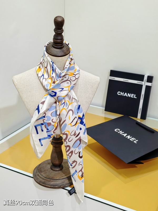 Chanel silk scarf 90X90cm E25 (1)