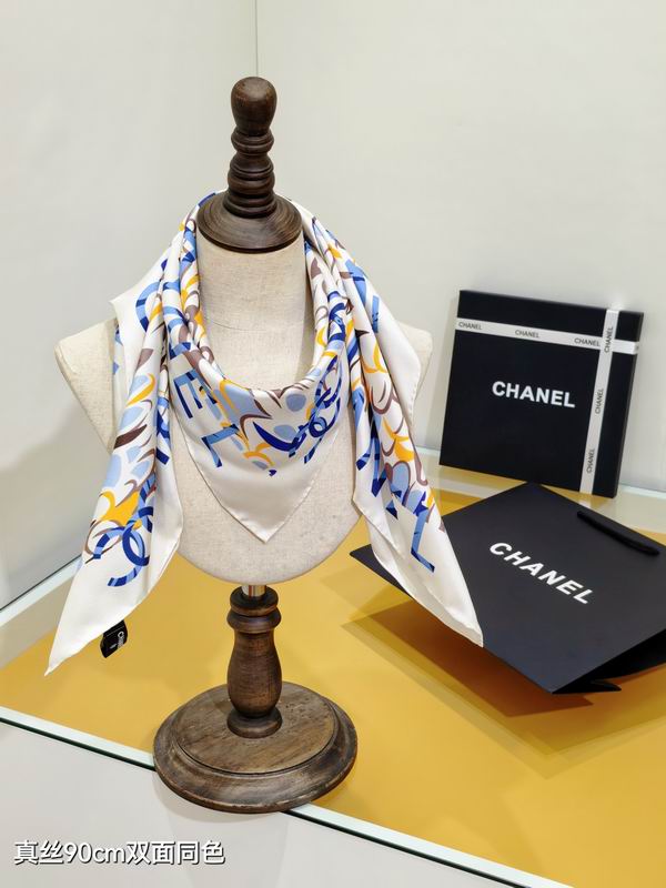 Chanel silk scarf 90X90cm E25 (2)