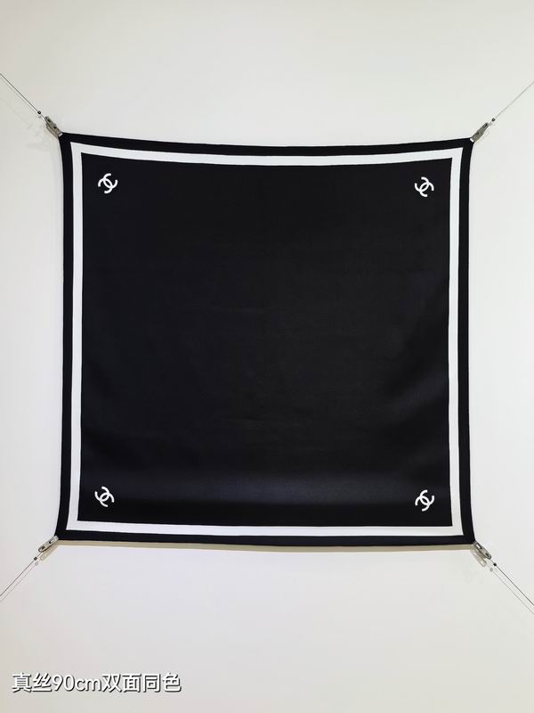 Chanel silk scarf 90X90cm E27 (9)