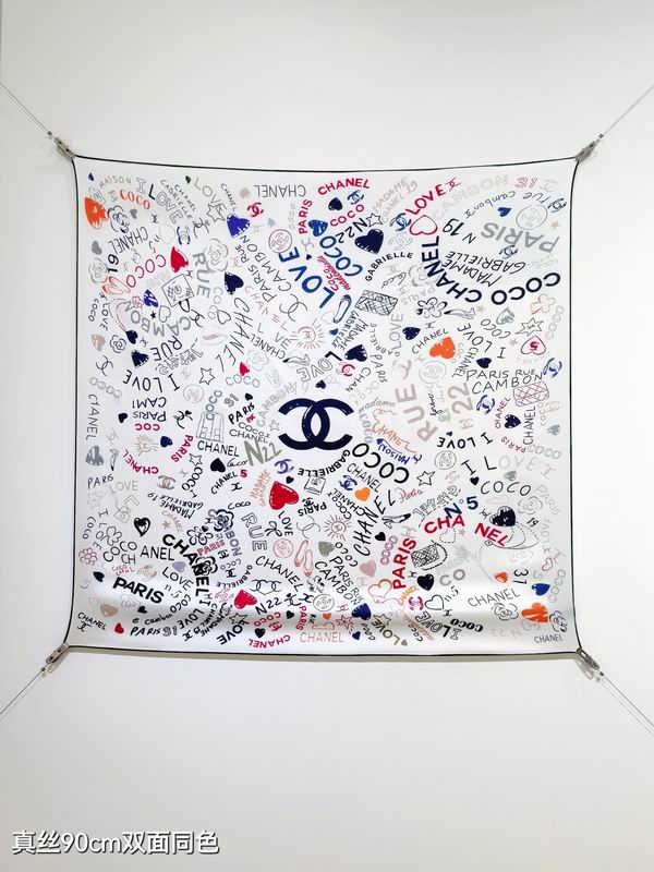 Chanel silk scarf 90X90cm E43 (18)