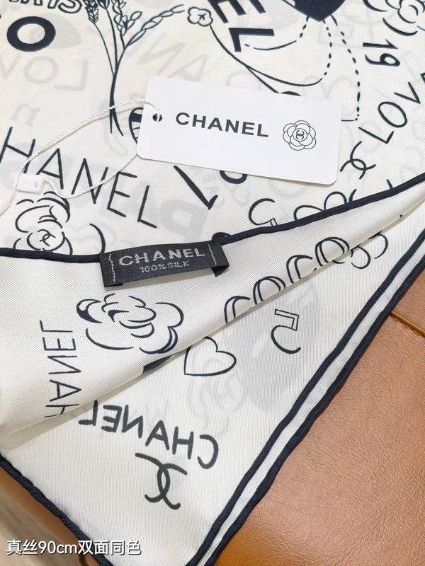 Chanel silk scarf 90X90cm E43 (23)