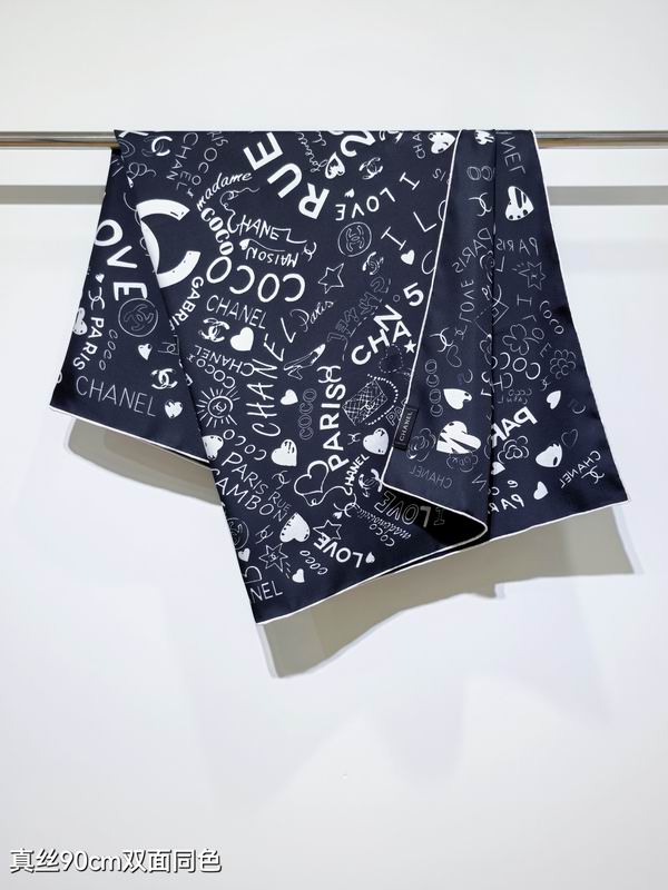 Chanel silk scarf 90X90cm E43 (4)