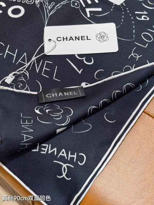 Chanel silk scarf 90X90cm E43 (5)