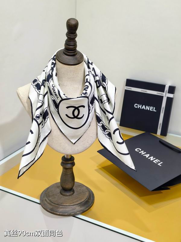 Chanel silk scarf 90X90cm E44 (12)