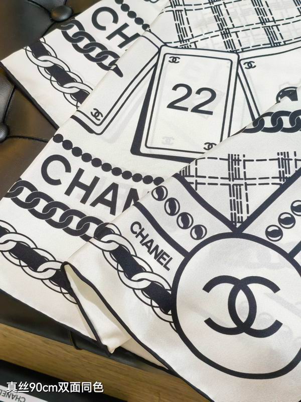 Chanel silk scarf 90X90cm E44 (15)