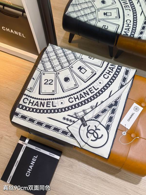 Chanel silk scarf 90X90cm E44 (17)