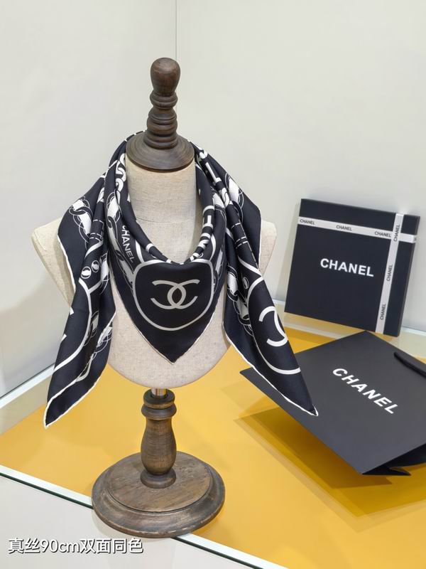 Chanel silk scarf 90X90cm E44 (3)