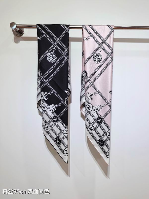 Chanel silk scarf 90X90cm E51 (1)