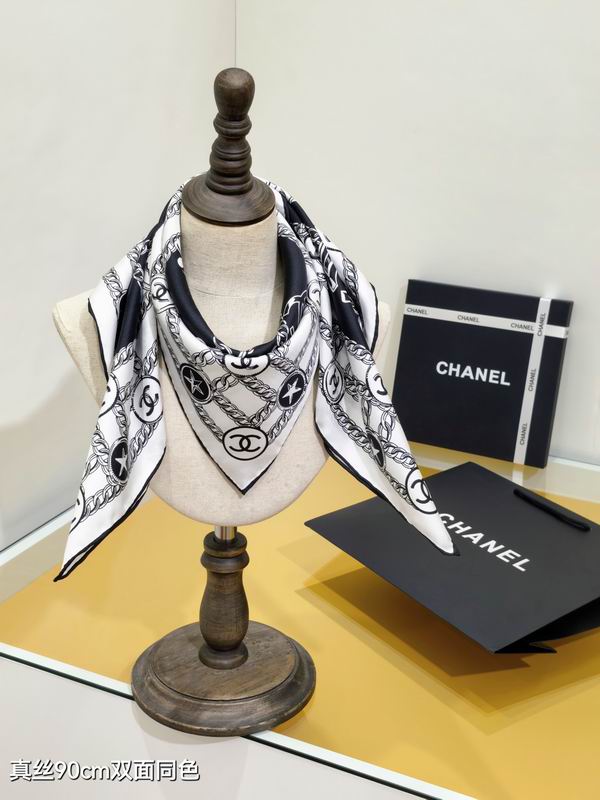 Chanel silk scarf 90X90cm E51 (2)