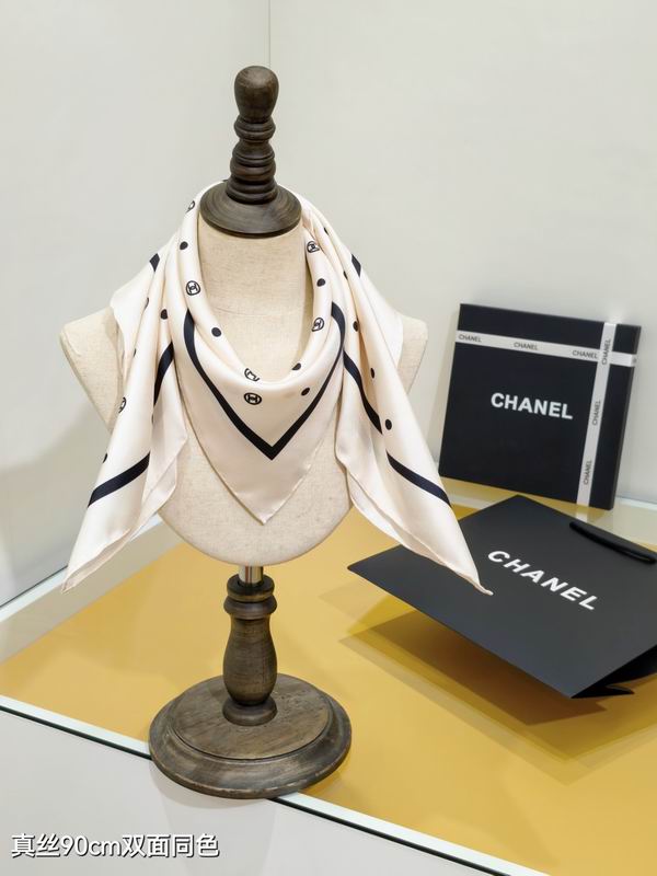 Chanel silk scarf 90X90cm E52 (11)