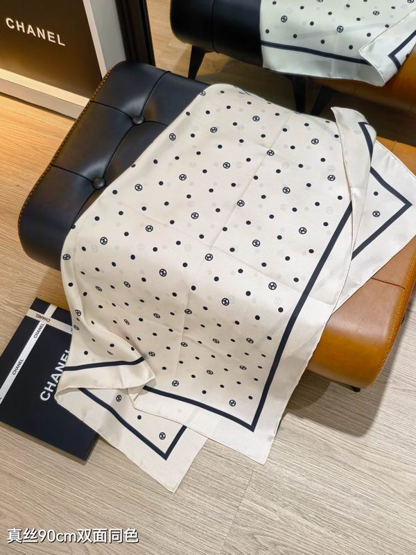 Chanel silk scarf 90X90cm E52 (16)