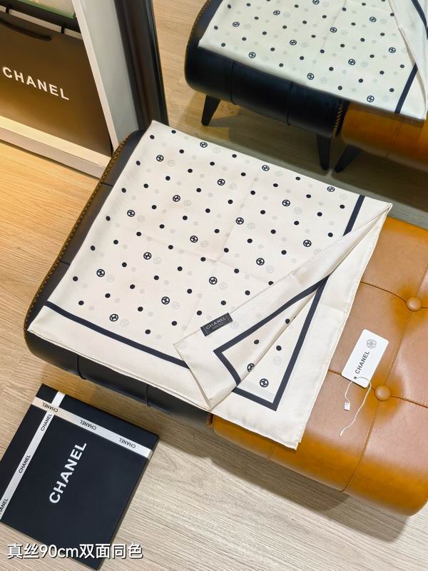 Chanel silk scarf 90X90cm E52 (17)
