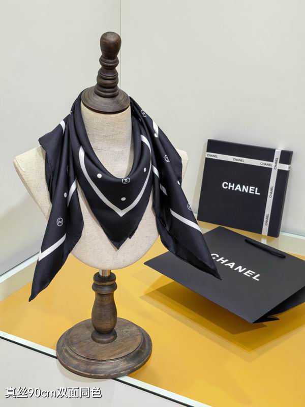 Chanel silk scarf 90X90cm E52 (2)