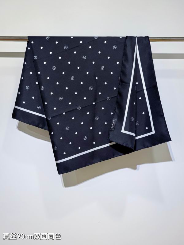 Chanel silk scarf 90X90cm E52 (4)