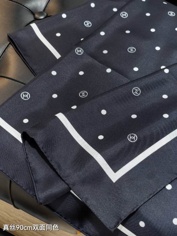 Chanel silk scarf 90X90cm E52 (6)