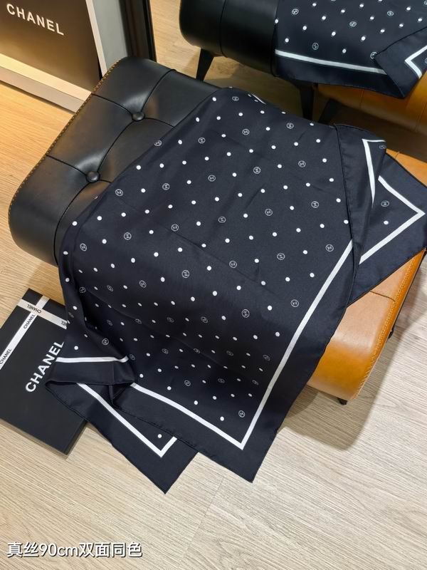 Chanel silk scarf 90X90cm E52 (7)