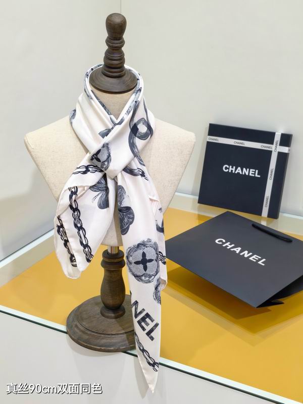 Chanel silk scarf 90X90cm E53 (2)
