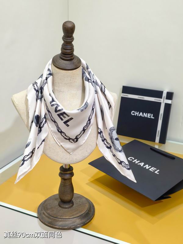 Chanel silk scarf 90X90cm E53 (3)