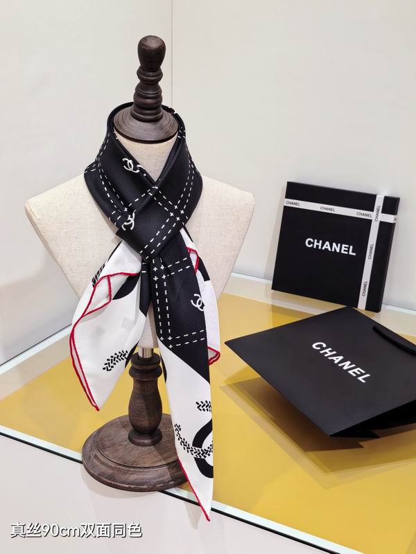 Chanel silk scarf 90X90cm E55 (1)