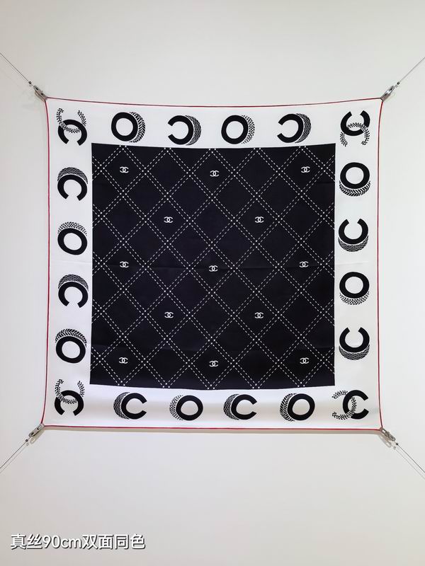 Chanel silk scarf 90X90cm E55 (9)