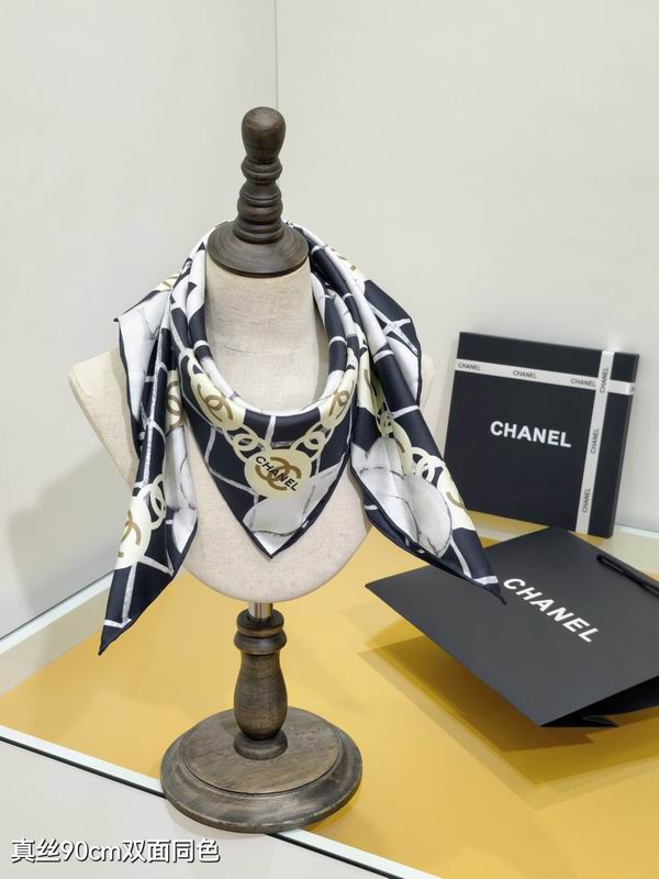 Chanel silk scarf 90X90cm E63 (1)