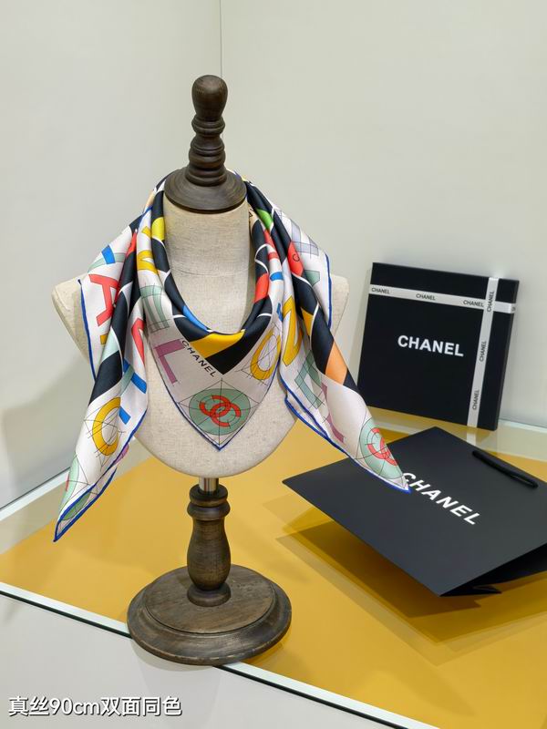 Chanel silk scarf 90X90cm E64 (1)