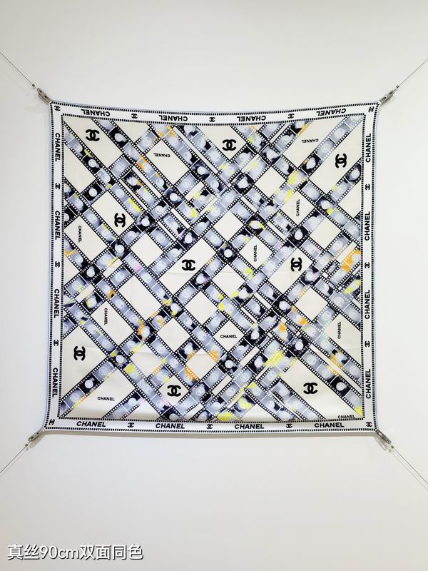 Chanel silk scarf 90X90cm E65 (18)