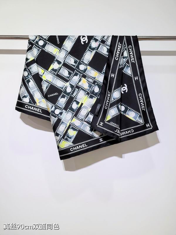 Chanel silk scarf 90X90cm E65 (4)
