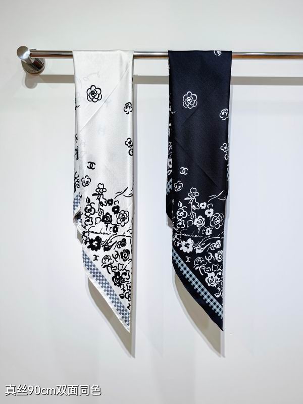 Chanel silk scarf 90X90cm E66 (1)