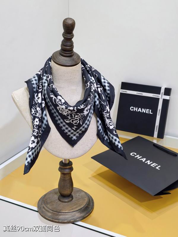 Chanel silk scarf 90X90cm E66 (11)